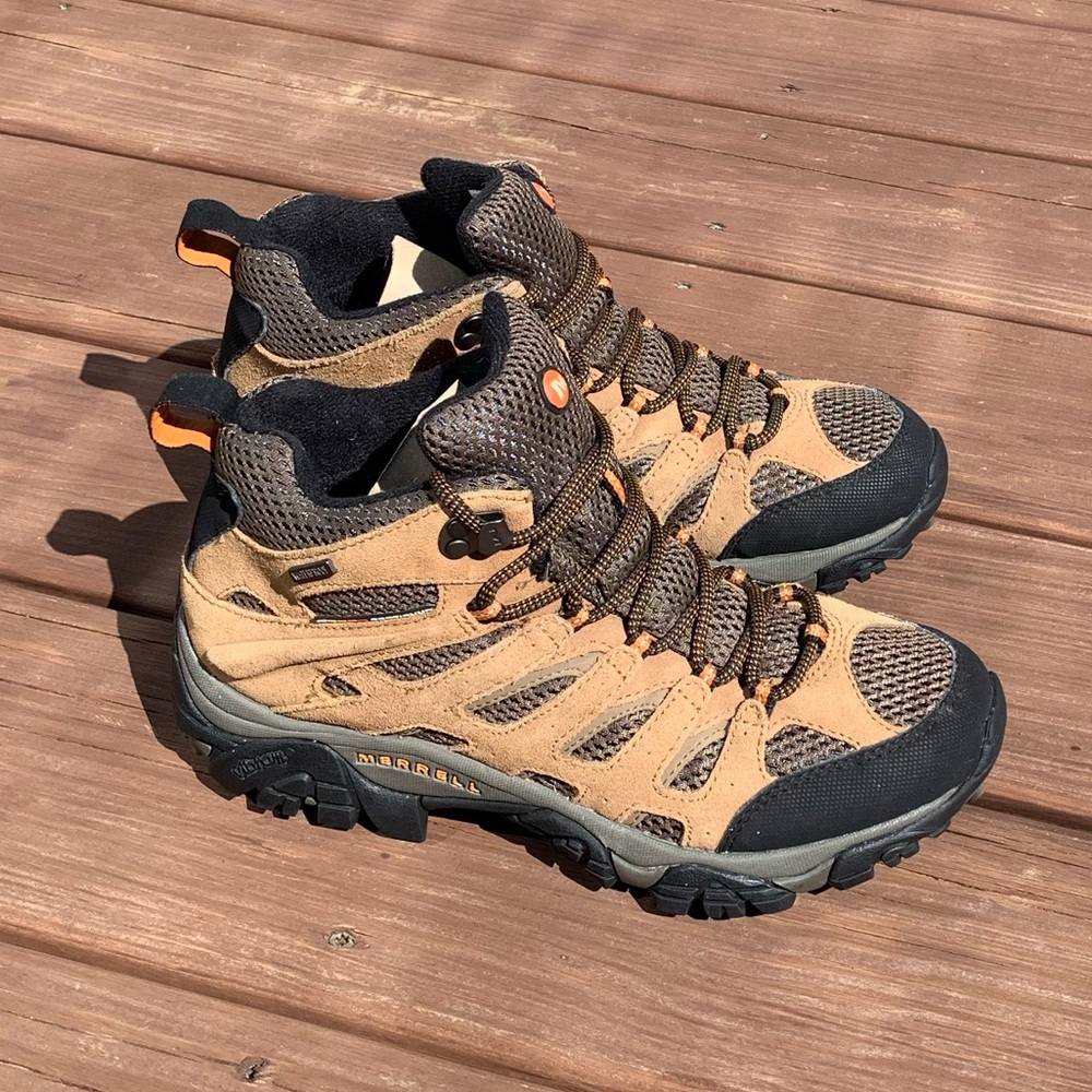 Merrell Men’s Moab 2 Mid Ventilator Brown Hiking Boots. Size 7.5.